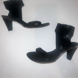 Onex Snakeskin Sequin Heels Size 37 Black